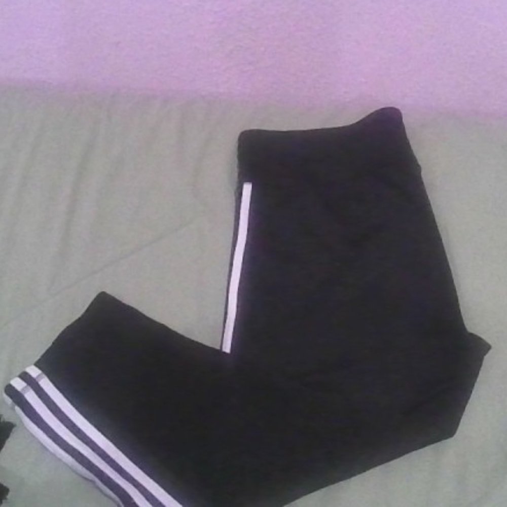 Adidas: XL adidas Capris